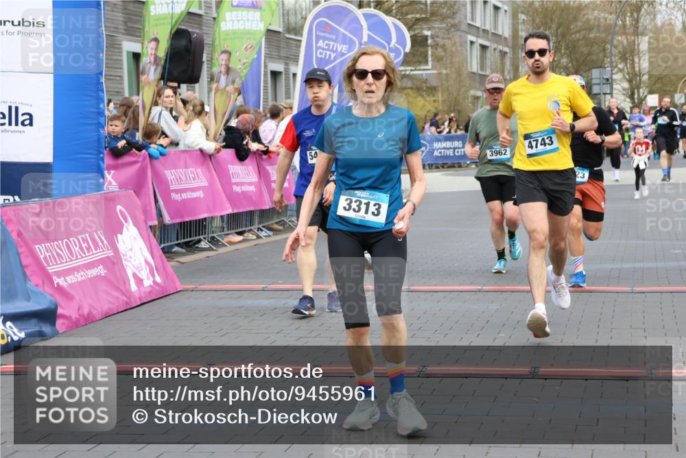 12.04.2026 - 45. Internationalen Wilhelmsburger Insellauf Strokosch-Dieckow http://msf.ph/oto/9455961 12.04.2026 13:03:47 Ziel 3313, 4743 meine-sportfotos.de