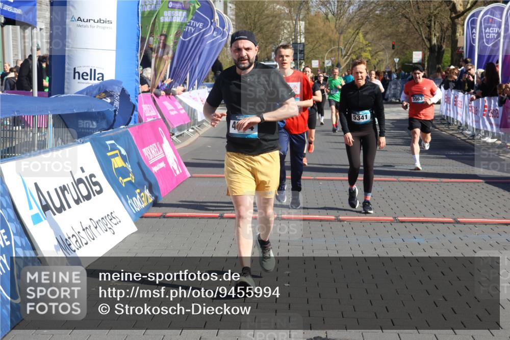 12.04.2026 - 45. Internationalen Wilhelmsburger Insellauf Strokosch-Dieckow http://msf.ph/oto/9455994 12.04.2026 10:45:18 Ziel 3173, 2190, 4914, 5341, 5435, 5563, 2075 meine-sportfotos.de
