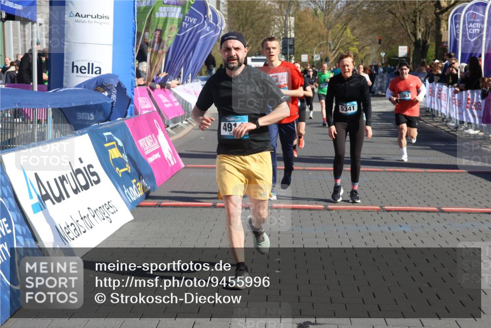 12.04.2026 - 45. Internationalen Wilhelmsburger Insellauf Strokosch-Dieckow http://msf.ph/oto/9455996 12.04.2026 10:45:18 Ziel 3173, 2190, 4914, 5341, 5435, 5563, 2075 meine-sportfotos.de
