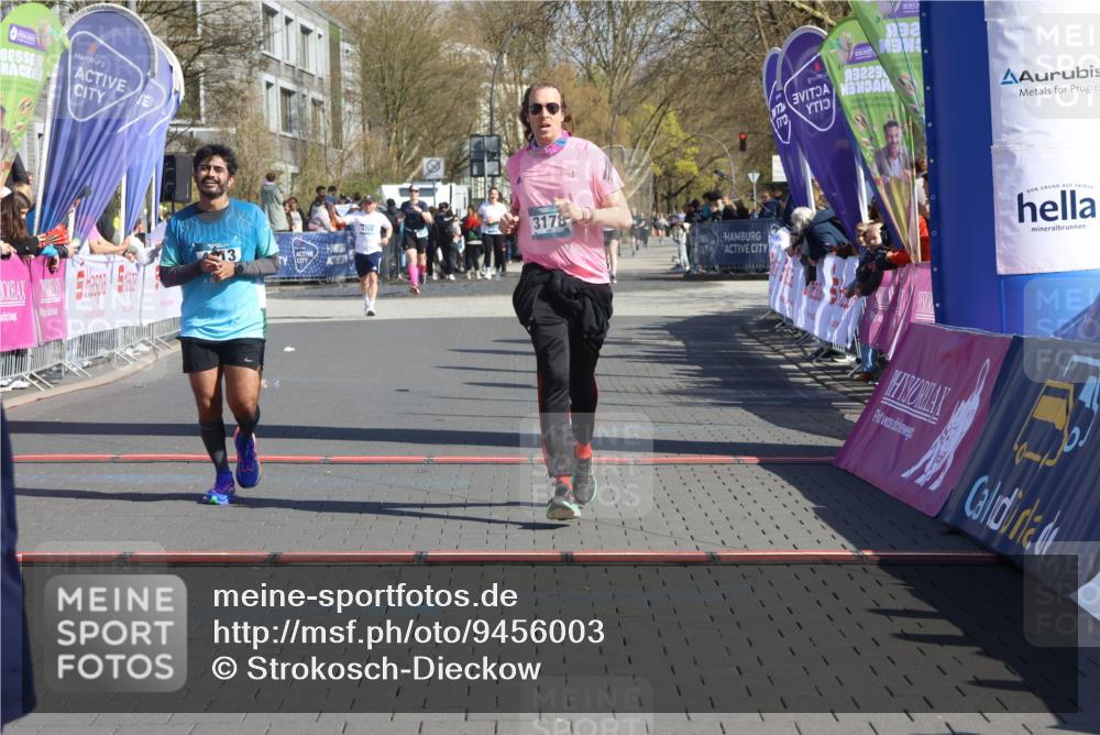 12.04.2026 - 45. Internationalen Wilhelmsburger Insellauf Strokosch-Dieckow http://msf.ph/oto/9456003 12.04.2026 11:02:30 Ziel 5605, 4613, 3178 meine-sportfotos.de