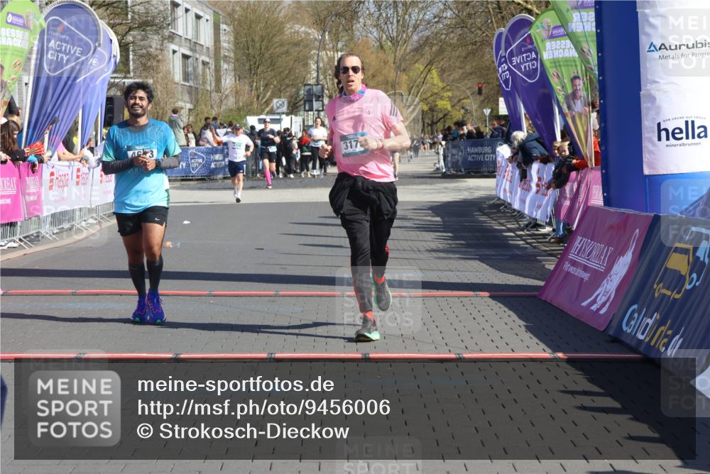 12.04.2026 - 45. Internationalen Wilhelmsburger Insellauf Strokosch-Dieckow http://msf.ph/oto/9456006 12.04.2026 11:02:30 Ziel 5605, 4613, 3178 meine-sportfotos.de