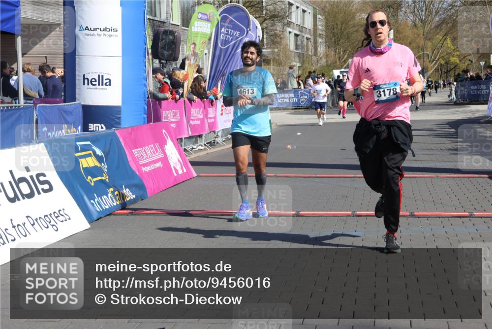 12.04.2026 - 45. Internationalen Wilhelmsburger Insellauf Strokosch-Dieckow http://msf.ph/oto/9456016 12.04.2026 11:02:32 Ziel 5605, 4613, 3178 meine-sportfotos.de