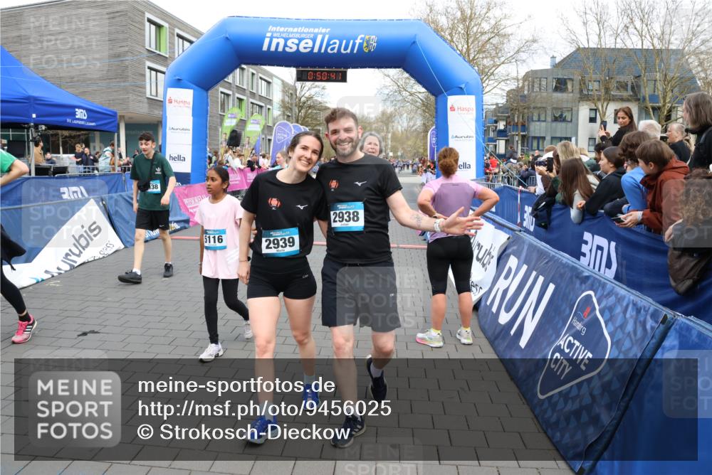 12.04.2026 - 45. Internationalen Wilhelmsburger Insellauf Strokosch-Dieckow http://msf.ph/oto/9456025 12.04.2026 13:03:40 Ziel 2939, 2938 meine-sportfotos.de
