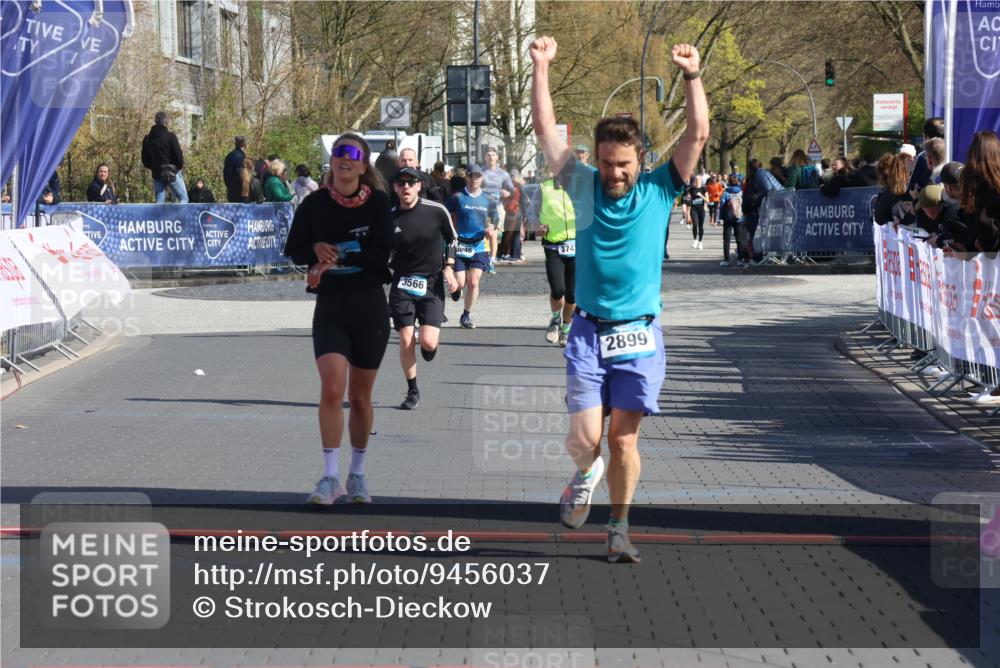 12.04.2026 - 45. Internationalen Wilhelmsburger Insellauf Strokosch-Dieckow http://msf.ph/oto/9456037 12.04.2026 10:45:30 Ziel 2899, 4785, 3566 meine-sportfotos.de