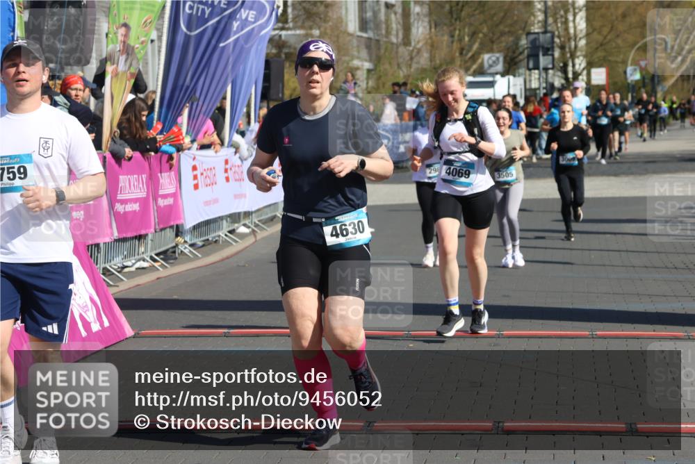 12.04.2026 - 45. Internationalen Wilhelmsburger Insellauf Strokosch-Dieckow http://msf.ph/oto/9456052 12.04.2026 11:02:41 Ziel 4759, 4630, 4069, 2985 meine-sportfotos.de