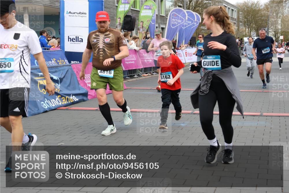 12.04.2026 - 45. Internationalen Wilhelmsburger Insellauf Strokosch-Dieckow http://msf.ph/oto/9456105 12.04.2026 13:03:30 Ziel 4816, 5162 meine-sportfotos.de