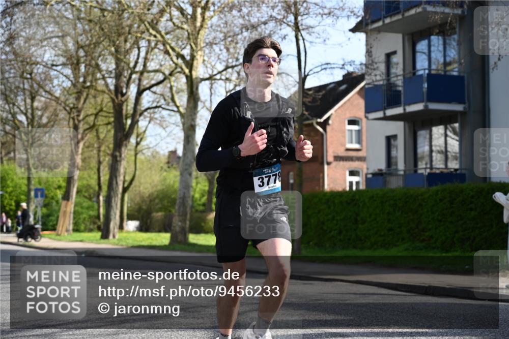12.04.2026 - 45. Internationalen Wilhelmsburger Insellauf J. Mangold http://msf.ph/oto/9456233 12.04.2026 10:29:19 Ziel 3735, 3778, 4975, 4027, 5804, 3355, 4142, 2627, 3542, 4511, 5459, 4670 meine-sportfotos.de