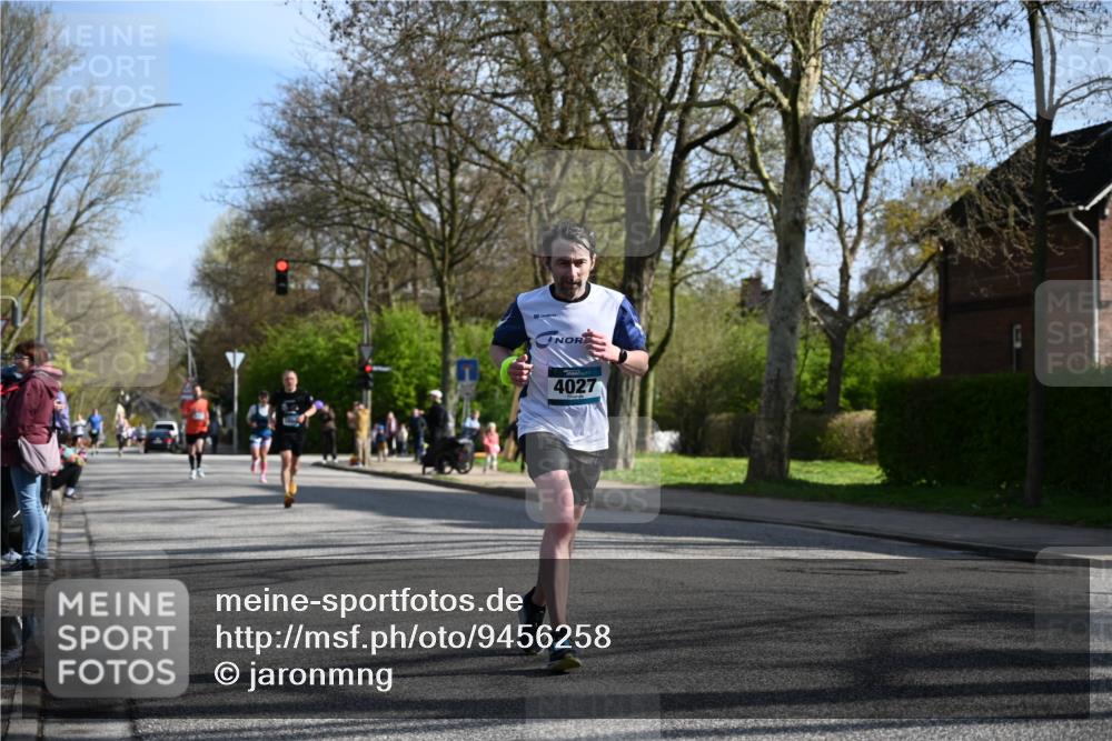 12.04.2026 - 45. Internationalen Wilhelmsburger Insellauf J. Mangold http://msf.ph/oto/9456258 12.04.2026 10:29:27 Ziel 3778, 4975, 4027, 5804, 3355, 4142, 2627, 3542, 4511, 5459, 4670, 4904 meine-sportfotos.de