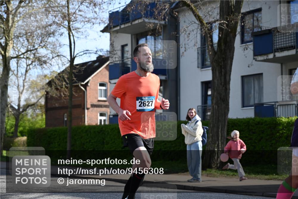 12.04.2026 - 45. Internationalen Wilhelmsburger Insellauf J. Mangold http://msf.ph/oto/9456308 12.04.2026 10:29:37 Ziel 4027, 5804, 3355, 4142, 2627, 3542, 4511, 5459, 4670, 4904, 5534, 3845, 5052, 4275, 4748, 4749 meine-sportfotos.de