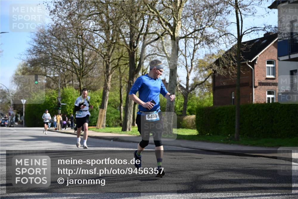 12.04.2026 - 45. Internationalen Wilhelmsburger Insellauf J. Mangold http://msf.ph/oto/9456357 12.04.2026 10:29:47 Ziel 3542, 4511, 5459, 4670, 4904, 5534, 3845, 5052, 4275, 4748, 4749, 3081, 3958, 4340, 2317 meine-sportfotos.de