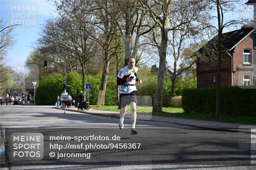 12.04.2026 - 45. Internationalen Wilhelmsburger Insellauf J. Mangold http://msf.ph/oto/9456367 12.04.2026 10:29:49 Ziel 3542, 4511, 5459, 4670, 4904, 5534, 3845, 5052, 4275, 4748, 4749, 3081, 3958, 4340, 2317 meine-sportfotos.de