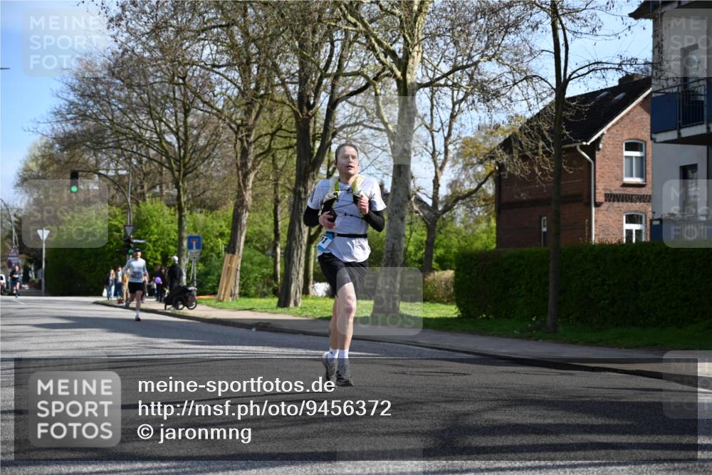 12.04.2026 - 45. Internationalen Wilhelmsburger Insellauf J. Mangold http://msf.ph/oto/9456372 12.04.2026 10:29:49 Ziel 3542, 4511, 5459, 4670, 4904, 5534, 3845, 5052, 4275, 4748, 4749, 3081, 3958, 4340, 2317 meine-sportfotos.de