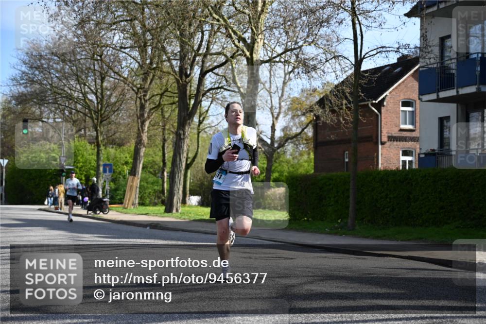 12.04.2026 - 45. Internationalen Wilhelmsburger Insellauf J. Mangold http://msf.ph/oto/9456377 12.04.2026 10:29:50 Ziel 3542, 4511, 5459, 4670, 4904, 4904, 5534, 3845, 5052, 4275, 4748, 4749, 3081, 3958, 4340, 2317, 5841, 5236 meine-sportfotos.de