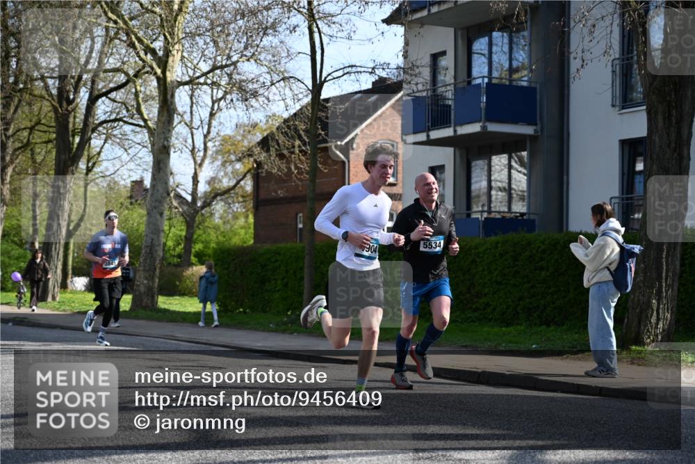 12.04.2026 - 45. Internationalen Wilhelmsburger Insellauf J. Mangold http://msf.ph/oto/9456409 12.04.2026 10:30:08 Ziel 4904, 5534, 3845, 5052, 4275, 4748, 4749, 3081, 3958, 4340, 2317, 5841, 5236, 4713, 2323, 4787 meine-sportfotos.de