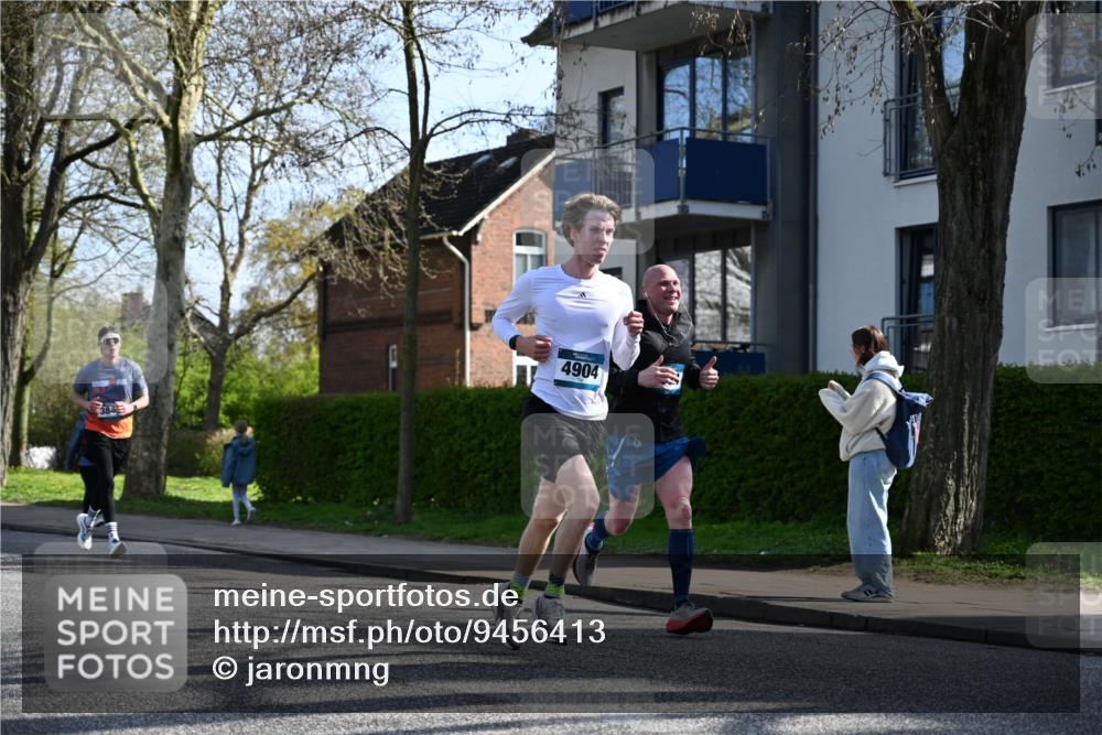 12.04.2026 - 45. Internationalen Wilhelmsburger Insellauf J. Mangold http://msf.ph/oto/9456413 12.04.2026 10:30:09 Ziel 4904, 5534, 3845, 5052, 4275, 4748, 4749, 3081, 3958, 4340, 2317, 5841, 5236, 4713, 2323, 4787, 3095 meine-sportfotos.de
