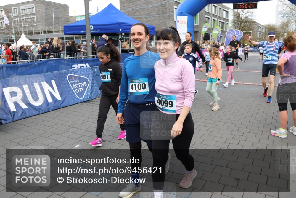 12.04.2026 - 45. Internationalen Wilhelmsburger Insellauf Strokosch-Dieckow http://msf.ph/oto/9456421 12.04.2026 13:03:20 Ziel 4100, 4099 meine-sportfotos.de