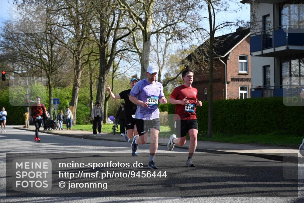 12.04.2026 - 45. Internationalen Wilhelmsburger Insellauf J. Mangold http://msf.ph/oto/9456444 12.04.2026 10:30:14 Ziel 4904, 5534, 3845, 5052, 4275, 4748, 4749, 3081, 3958, 4340, 2317, 5841, 5236, 5841, 5236, 4713, 2323, 4787, 3095, 3016 meine-sportfotos.de