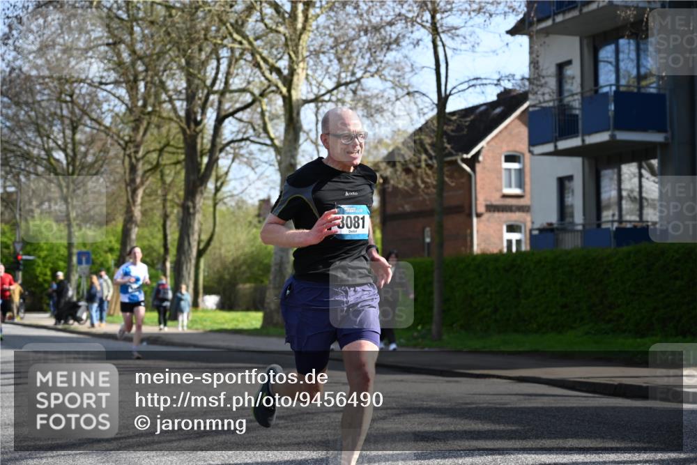 12.04.2026 - 45. Internationalen Wilhelmsburger Insellauf J. Mangold http://msf.ph/oto/9456490 12.04.2026 10:30:19 Ziel 3845, 5052, 4275, 4748, 4749, 3081, 3958, 4340, 2317, 5841, 5236, 4713, 4713, 2323, 4787, 4787, 3095, 3016, 2831, 5811 meine-sportfotos.de