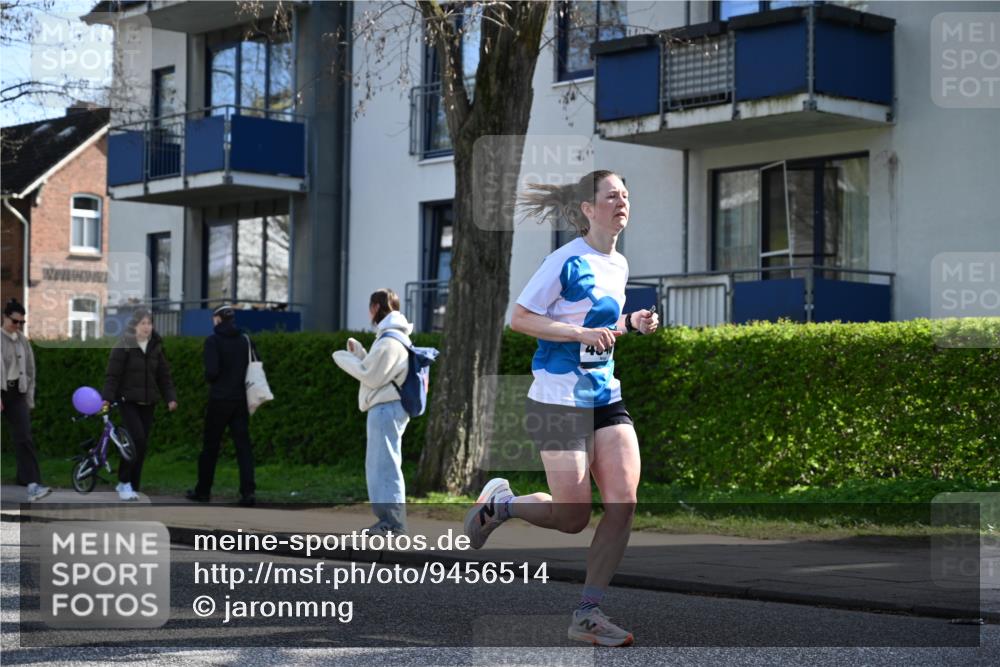 12.04.2026 - 45. Internationalen Wilhelmsburger Insellauf J. Mangold http://msf.ph/oto/9456514 12.04.2026 10:30:23 Ziel 5052, 4275, 4748, 4749, 3081, 3958, 4340, 2317, 5841, 5236, 4713, 2323, 4787, 3095, 3016, 2831, 5811, 2325 meine-sportfotos.de