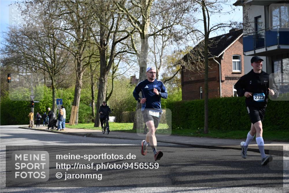 12.04.2026 - 45. Internationalen Wilhelmsburger Insellauf J. Mangold http://msf.ph/oto/9456559 12.04.2026 10:30:38 Ziel 5841, 5236, 4713, 2323, 4787, 3095, 3016, 3016, 2831, 5811, 2325, 5661, 4766, 4329, 4212, 5526, 2284 meine-sportfotos.de