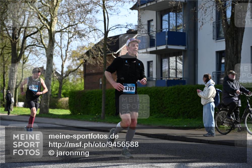 12.04.2026 - 45. Internationalen Wilhelmsburger Insellauf J. Mangold http://msf.ph/oto/9456588 12.04.2026 10:30:49 Ziel 4787, 3095, 3016, 2831, 5811, 2325, 5661, 4766, 4329, 4212, 5526, 2284, 3584, 3619 meine-sportfotos.de