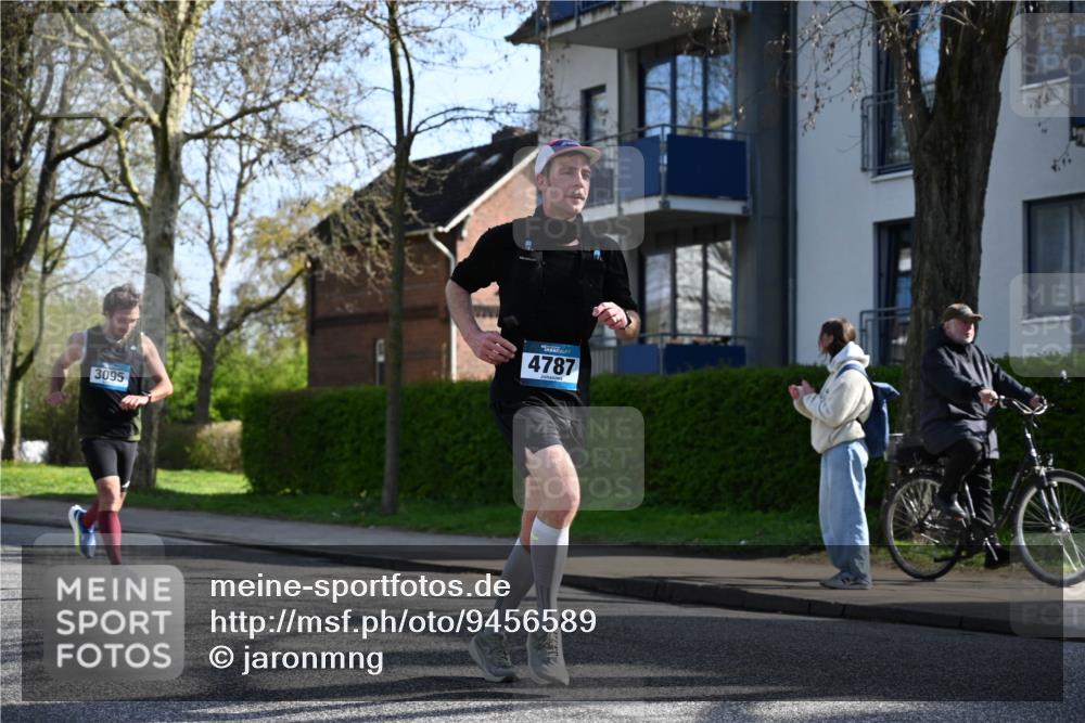 12.04.2026 - 45. Internationalen Wilhelmsburger Insellauf J. Mangold http://msf.ph/oto/9456589 12.04.2026 10:30:49 Ziel 4787, 3095, 3016, 2831, 5811, 2325, 5661, 4766, 4329, 4212, 5526, 2284, 3584, 3619 meine-sportfotos.de