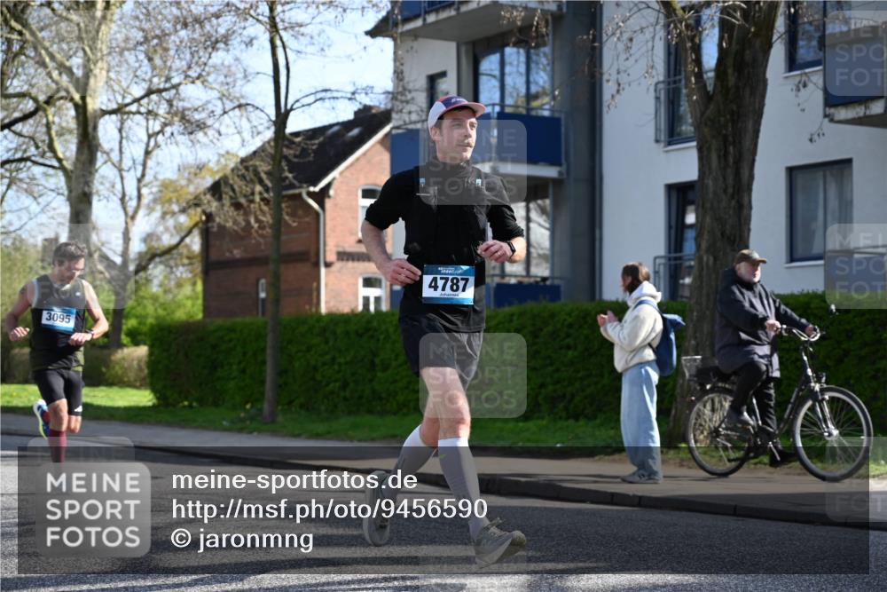 12.04.2026 - 45. Internationalen Wilhelmsburger Insellauf J. Mangold http://msf.ph/oto/9456590 12.04.2026 10:30:49 Ziel 4787, 3095, 3016, 2831, 5811, 2325, 5661, 4766, 4329, 4212, 5526, 2284, 3584, 3619 meine-sportfotos.de