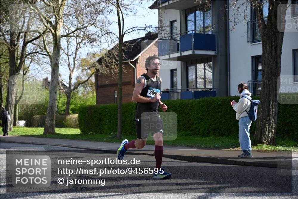 12.04.2026 - 45. Internationalen Wilhelmsburger Insellauf J. Mangold http://msf.ph/oto/9456595 12.04.2026 10:30:50 Ziel 4787, 3095, 3016, 2831, 5811, 2325, 5661, 4766, 4329, 4212, 5526, 2284, 2284, 3584, 3619 meine-sportfotos.de