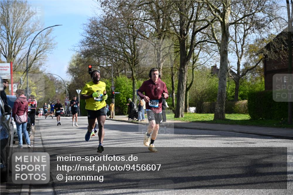 12.04.2026 - 45. Internationalen Wilhelmsburger Insellauf J. Mangold http://msf.ph/oto/9456607 12.04.2026 10:30:55 Ziel 4787, 3095, 3016, 2831, 5811, 2325, 5661, 4766, 4329, 4212, 5526, 2284, 3584, 3619, 3634, 2780 meine-sportfotos.de