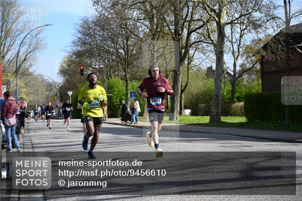 12.04.2026 - 45. Internationalen Wilhelmsburger Insellauf J. Mangold http://msf.ph/oto/9456610 12.04.2026 10:30:55 Ziel 4787, 3095, 3016, 2831, 5811, 2325, 5661, 4766, 4329, 4212, 5526, 2284, 3584, 3619, 3634, 2780 meine-sportfotos.de