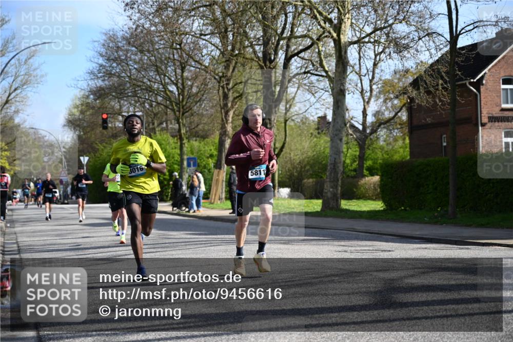 12.04.2026 - 45. Internationalen Wilhelmsburger Insellauf J. Mangold http://msf.ph/oto/9456616 12.04.2026 10:30:55 Ziel 4787, 3095, 3016, 2831, 5811, 2325, 5661, 4766, 4329, 4212, 5526, 2284, 3584, 3619, 3634, 2780 meine-sportfotos.de