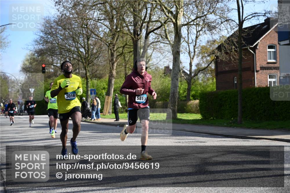 12.04.2026 - 45. Internationalen Wilhelmsburger Insellauf J. Mangold http://msf.ph/oto/9456619 12.04.2026 10:30:56 Ziel 4787, 3095, 3016, 2831, 5811, 2325, 5661, 4766, 4329, 4212, 5526, 2284, 3584, 3619, 3634, 2780 meine-sportfotos.de
