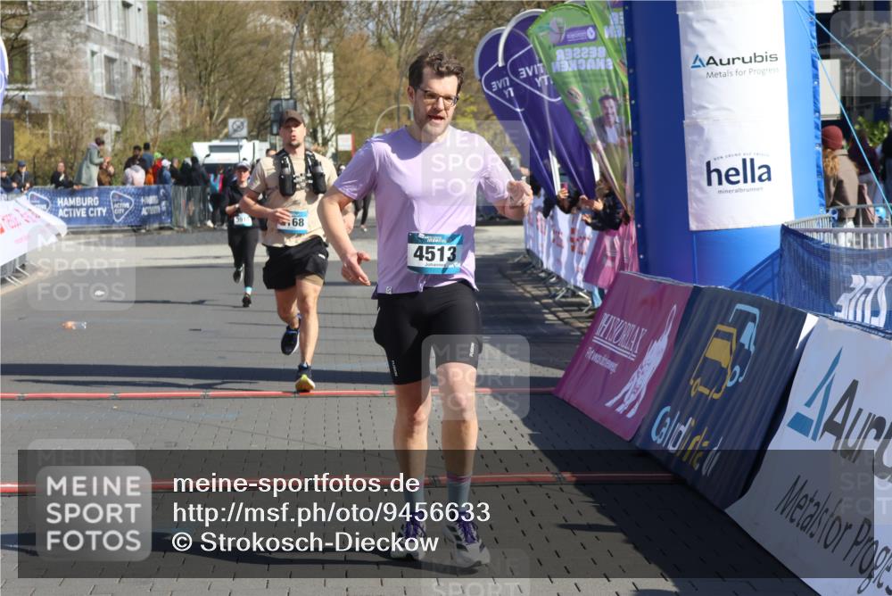 12.04.2026 - 45. Internationalen Wilhelmsburger Insellauf Strokosch-Dieckow http://msf.ph/oto/9456633 12.04.2026 11:03:18 Ziel 3052, 4513, 2168, 3910 meine-sportfotos.de