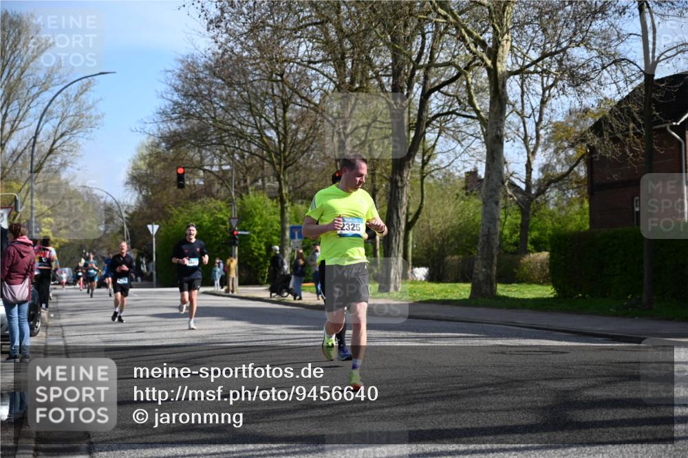 12.04.2026 - 45. Internationalen Wilhelmsburger Insellauf J. Mangold http://msf.ph/oto/9456640 12.04.2026 10:30:58 Ziel 3095, 3016, 2831, 5811, 2325, 5661, 4766, 4329, 4212, 5526, 2284, 3584, 3584, 3619, 3634, 2780, 5653, 3706 meine-sportfotos.de