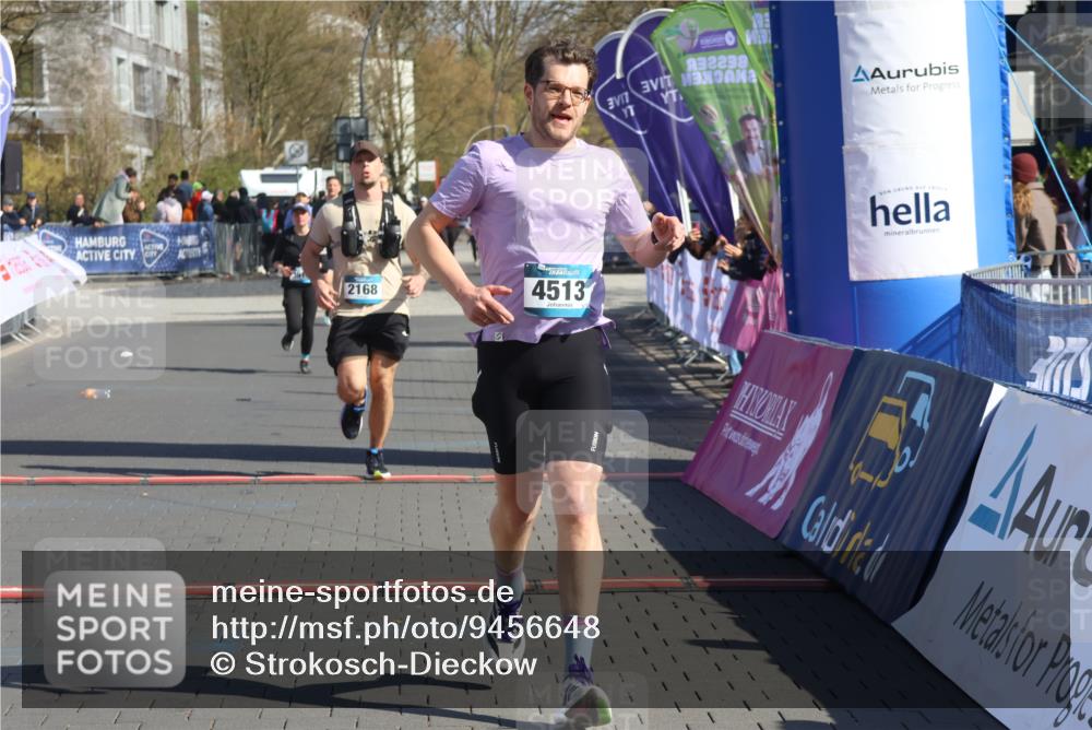 12.04.2026 - 45. Internationalen Wilhelmsburger Insellauf Strokosch-Dieckow http://msf.ph/oto/9456648 12.04.2026 11:03:18 Ziel 3052, 4513, 2168, 3910 meine-sportfotos.de