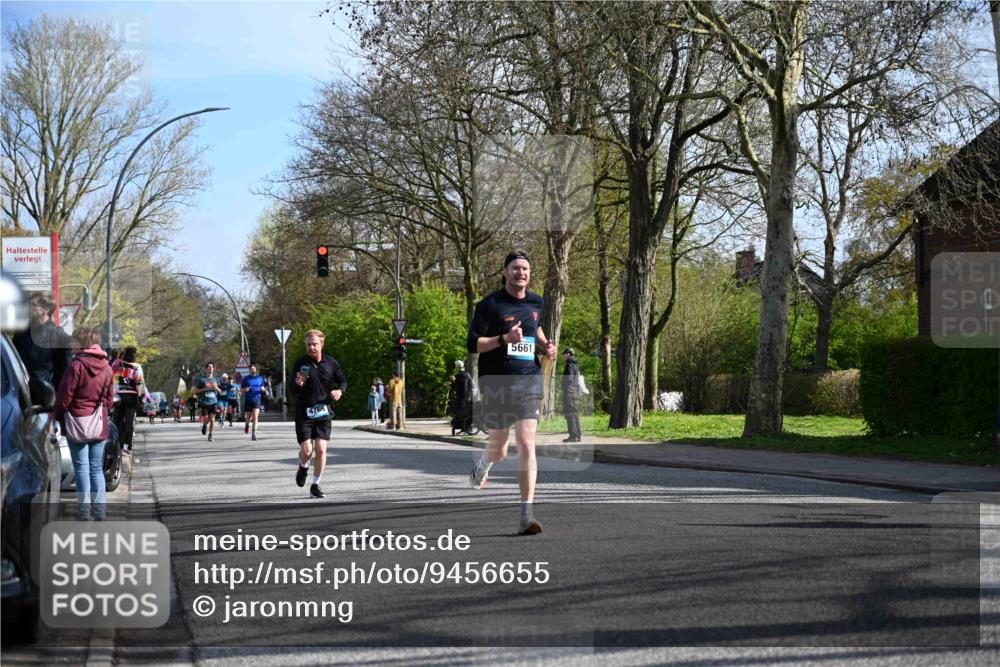 12.04.2026 - 45. Internationalen Wilhelmsburger Insellauf J. Mangold http://msf.ph/oto/9456655 12.04.2026 10:31:01 Ziel 3016, 2831, 5811, 2325, 5661, 4766, 4329, 4212, 5526, 2284, 3584, 3619, 3634, 2780, 5653, 3706 meine-sportfotos.de