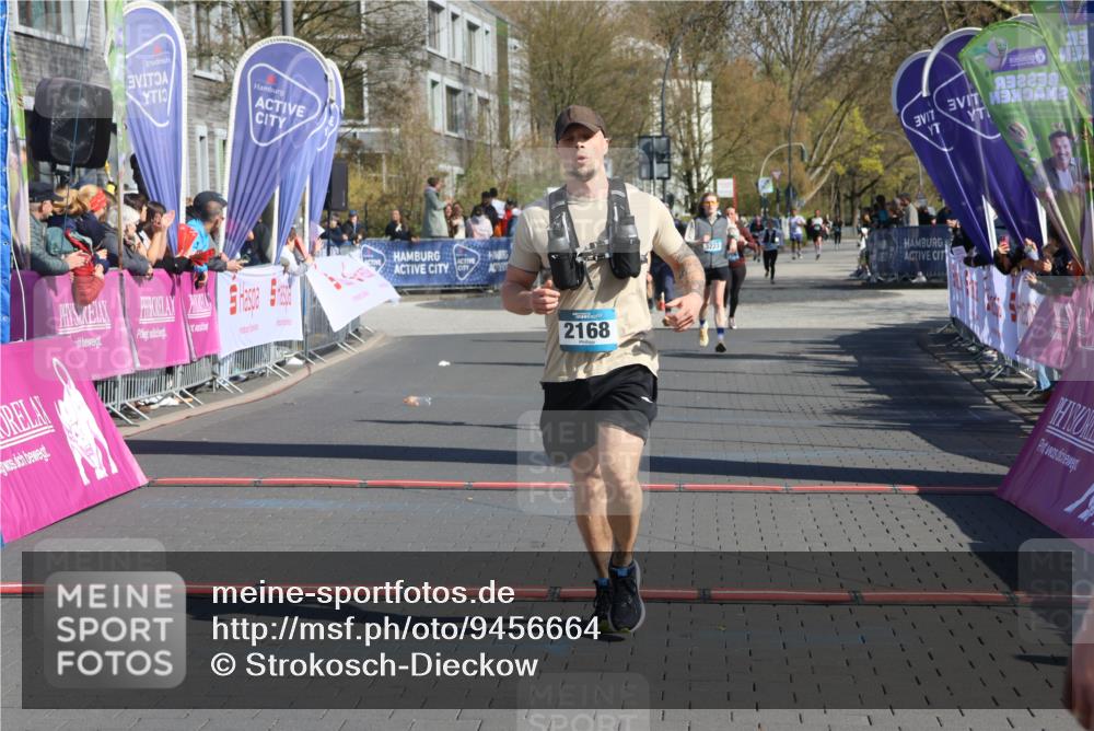 12.04.2026 - 45. Internationalen Wilhelmsburger Insellauf Strokosch-Dieckow http://msf.ph/oto/9456664 12.04.2026 11:03:20 Ziel 4513, 2168, 3910 meine-sportfotos.de