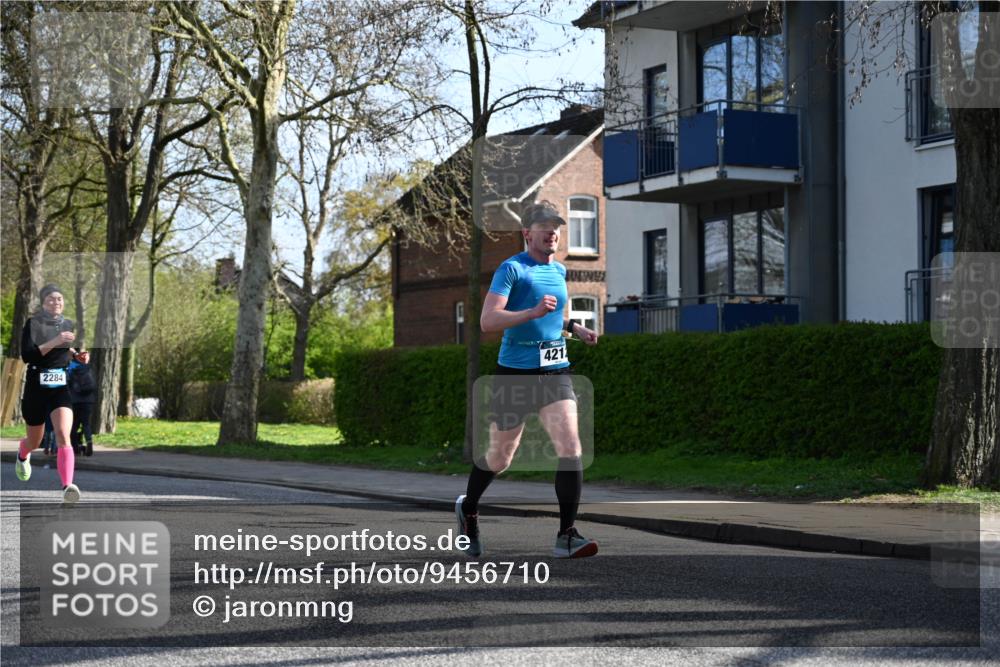 12.04.2026 - 45. Internationalen Wilhelmsburger Insellauf J. Mangold http://msf.ph/oto/9456710 12.04.2026 10:31:15 Ziel 4766, 4329, 4212, 5526, 2284, 3584, 3619, 3634, 3634, 2780, 5653, 3706, 2377, 4791 meine-sportfotos.de
