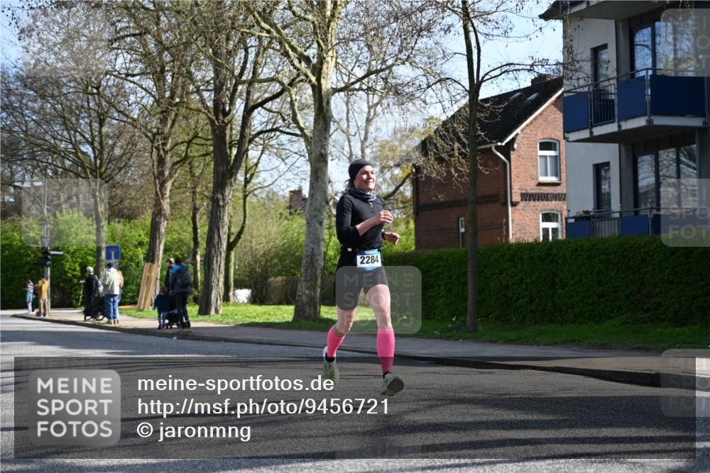 12.04.2026 - 45. Internationalen Wilhelmsburger Insellauf J. Mangold http://msf.ph/oto/9456721 12.04.2026 10:31:17 Ziel 4766, 4329, 4212, 5526, 2284, 3584, 3619, 3634, 2780, 5653, 3706, 2377, 4791 meine-sportfotos.de