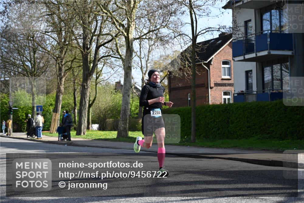 12.04.2026 - 45. Internationalen Wilhelmsburger Insellauf J. Mangold http://msf.ph/oto/9456722 12.04.2026 10:31:17 Ziel 4766, 4329, 4212, 5526, 2284, 3584, 3619, 3634, 2780, 5653, 3706, 2377, 4791 meine-sportfotos.de