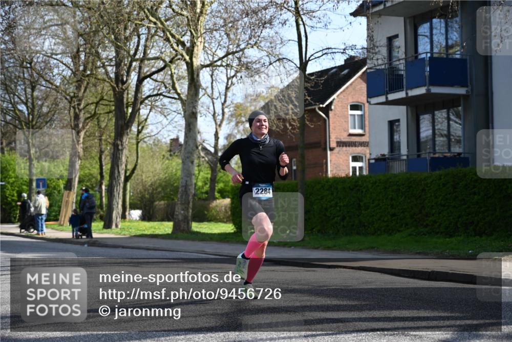 12.04.2026 - 45. Internationalen Wilhelmsburger Insellauf J. Mangold http://msf.ph/oto/9456726 12.04.2026 10:31:17 Ziel 4766, 4329, 4212, 5526, 2284, 3584, 3619, 3634, 2780, 5653, 3706, 2377, 4791 meine-sportfotos.de