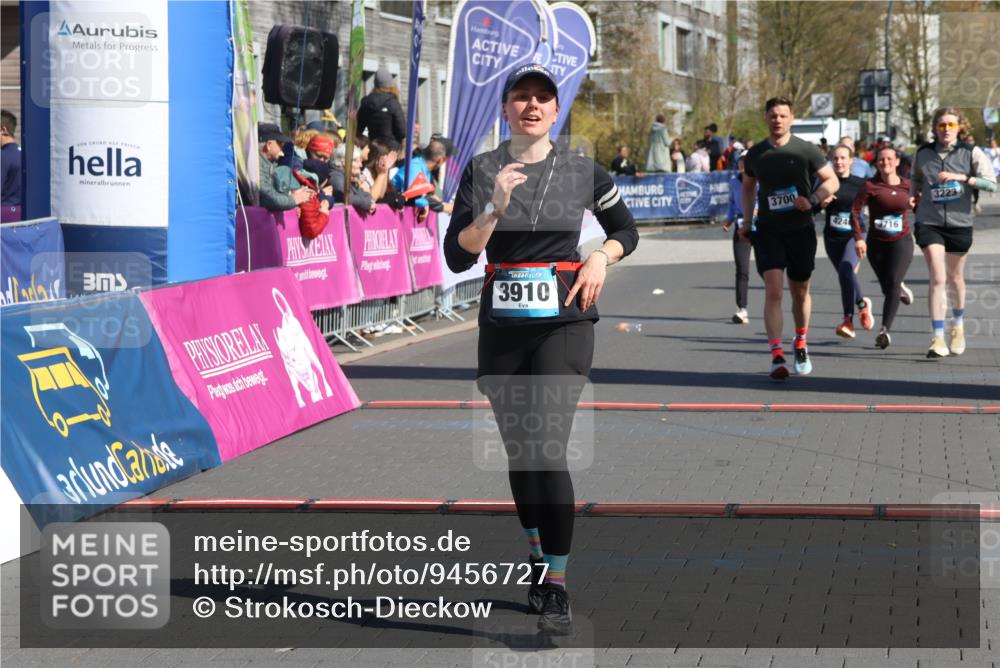 12.04.2026 - 45. Internationalen Wilhelmsburger Insellauf Strokosch-Dieckow http://msf.ph/oto/9456727 12.04.2026 11:03:23 Ziel 2168, 3910, 3700, 3716, 3223, 4246 meine-sportfotos.de
