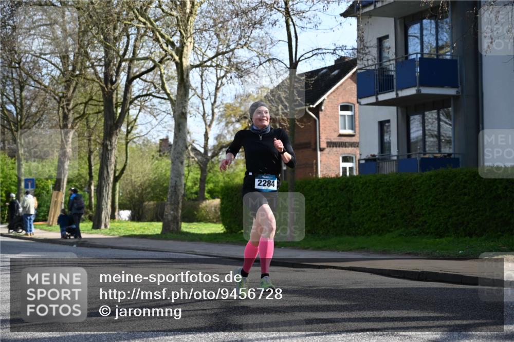 12.04.2026 - 45. Internationalen Wilhelmsburger Insellauf J. Mangold http://msf.ph/oto/9456728 12.04.2026 10:31:17 Ziel 4766, 4329, 4212, 5526, 2284, 3584, 3619, 3634, 2780, 5653, 3706, 2377, 4791 meine-sportfotos.de