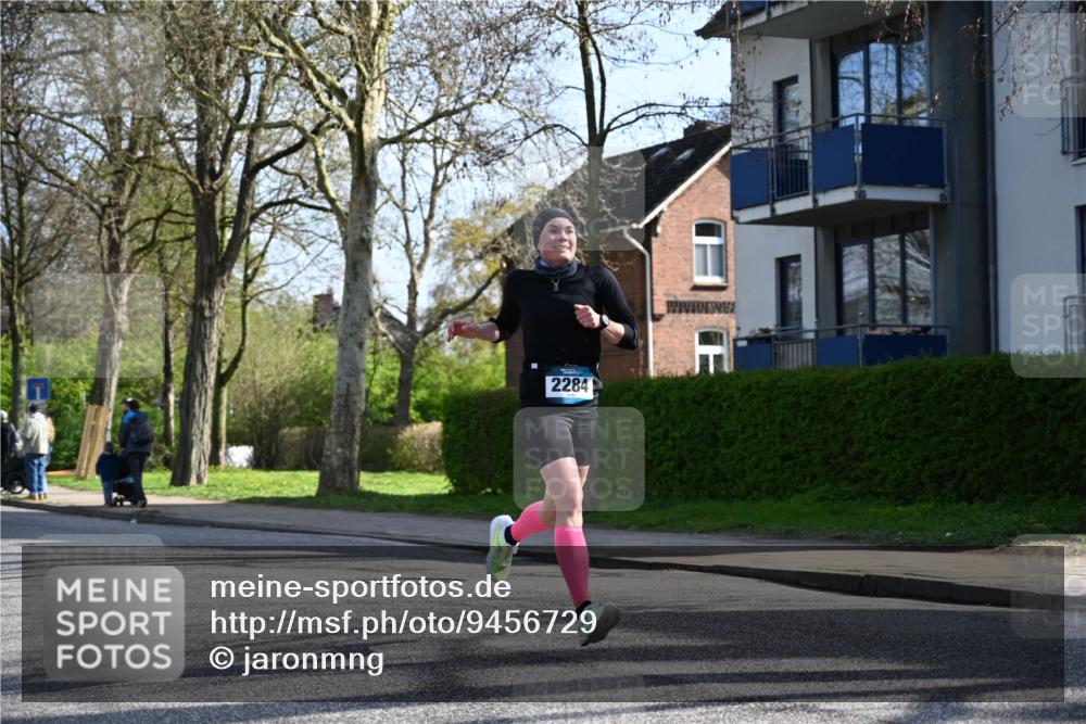 12.04.2026 - 45. Internationalen Wilhelmsburger Insellauf J. Mangold http://msf.ph/oto/9456729 12.04.2026 10:31:17 Ziel 4766, 4329, 4212, 5526, 2284, 3584, 3619, 3634, 2780, 5653, 3706, 2377, 4791 meine-sportfotos.de