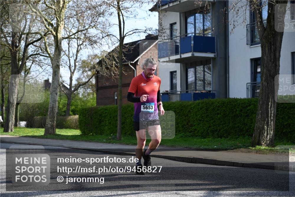 12.04.2026 - 45. Internationalen Wilhelmsburger Insellauf J. Mangold http://msf.ph/oto/9456827 12.04.2026 10:31:32 Ziel 3584, 3619, 3634, 2780, 5653, 3706, 2377, 4791, 5522, 5522, 4844, 3666, 3905, 5449 meine-sportfotos.de
