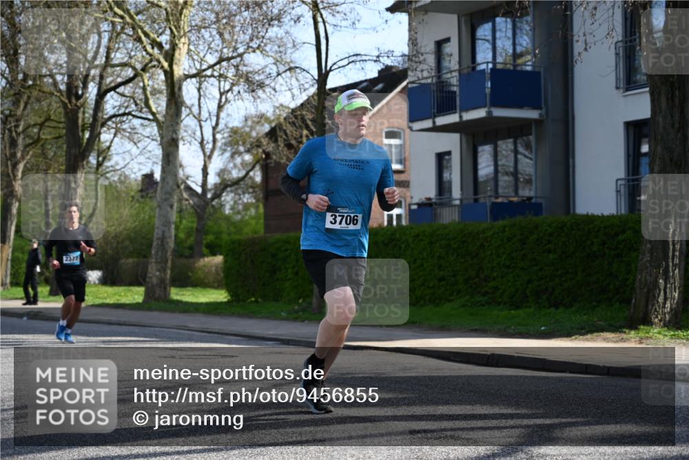 12.04.2026 - 45. Internationalen Wilhelmsburger Insellauf J. Mangold http://msf.ph/oto/9456855 12.04.2026 10:31:36 Ziel 3619, 3634, 2780, 5653, 3706, 2377, 4791, 5522, 4844, 3666, 3905, 5449 meine-sportfotos.de