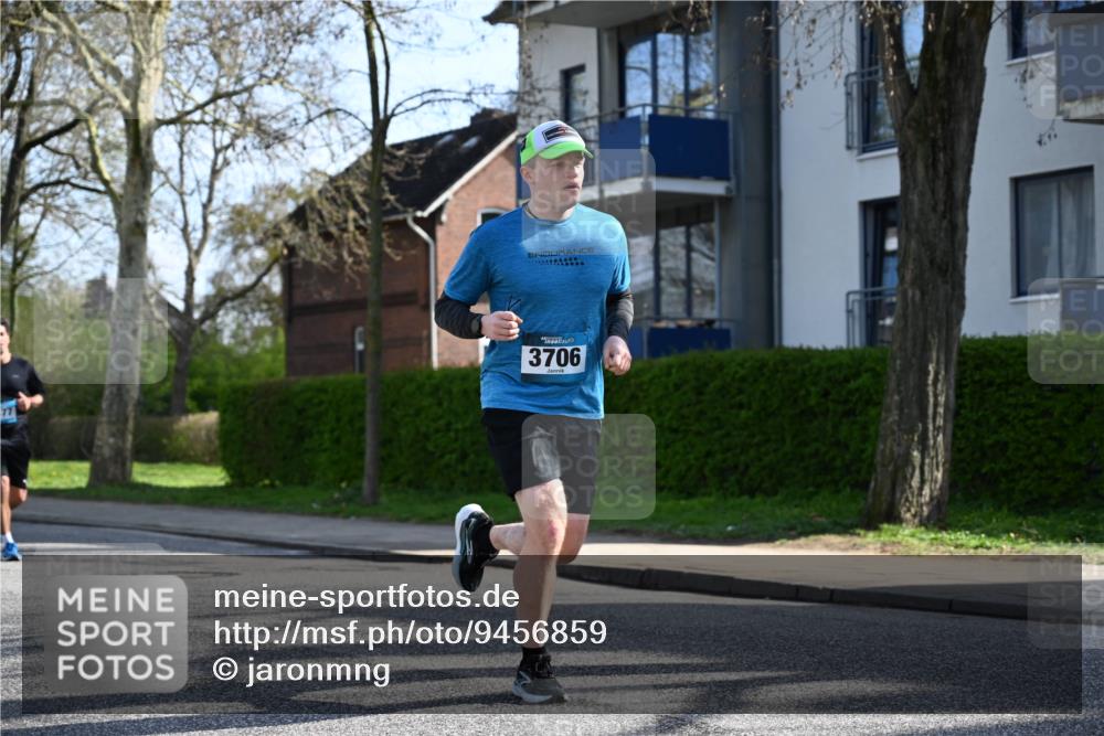 12.04.2026 - 45. Internationalen Wilhelmsburger Insellauf J. Mangold http://msf.ph/oto/9456859 12.04.2026 10:31:37 Ziel 3634, 2780, 5653, 3706, 2377, 4791, 4791, 5522, 4844, 4844, 3666, 3905, 5449, 4554 meine-sportfotos.de