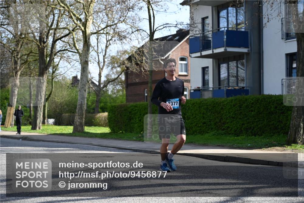 12.04.2026 - 45. Internationalen Wilhelmsburger Insellauf J. Mangold http://msf.ph/oto/9456877 12.04.2026 10:31:39 Ziel 3634, 2780, 5653, 3706, 2377, 4791, 5522, 4844, 3666, 3666, 3905, 5449, 4554 meine-sportfotos.de