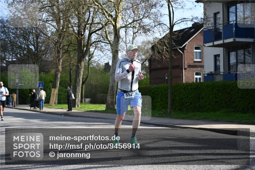 12.04.2026 - 45. Internationalen Wilhelmsburger Insellauf J. Mangold http://msf.ph/oto/9456914 12.04.2026 10:31:59 Ziel 4791, 5522, 4844, 3666, 3905, 5449, 4554, 4378, 3675, 3876, 3506, 4370, 3983, 3114, 4150 meine-sportfotos.de