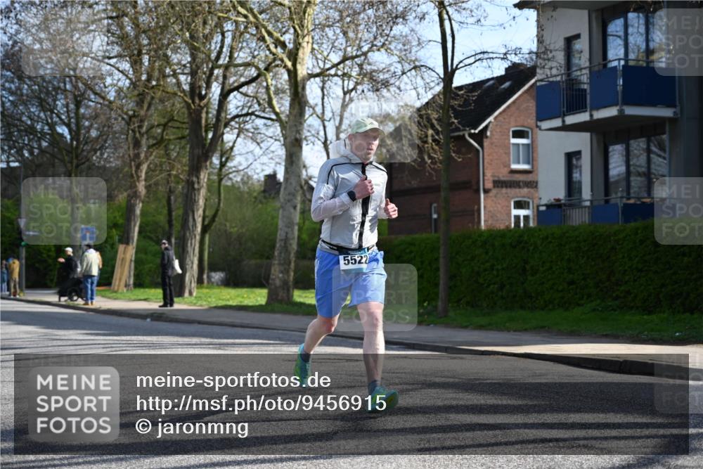 12.04.2026 - 45. Internationalen Wilhelmsburger Insellauf J. Mangold http://msf.ph/oto/9456915 12.04.2026 10:31:59 Ziel 4791, 5522, 4844, 3666, 3905, 5449, 4554, 4378, 3675, 3876, 3506, 4370, 3983, 3114, 4150 meine-sportfotos.de